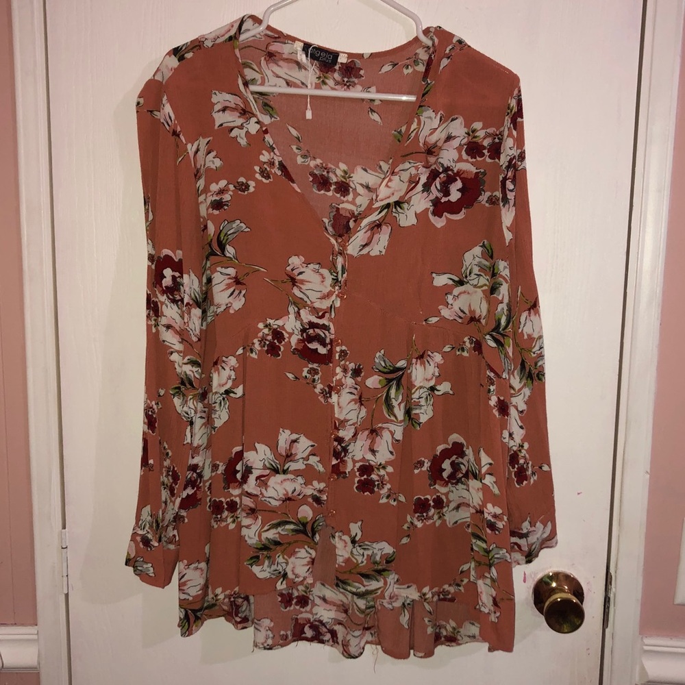 3X long sleeve floral top